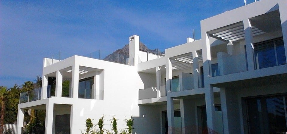 Modern Houses with sea view for sale Marbella Hillside.Gated community