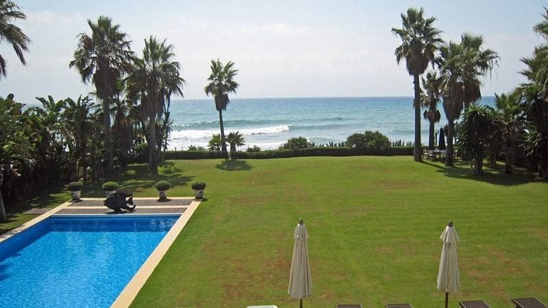Reduced – Marbella west – Beachfront Villa for sale & rent
