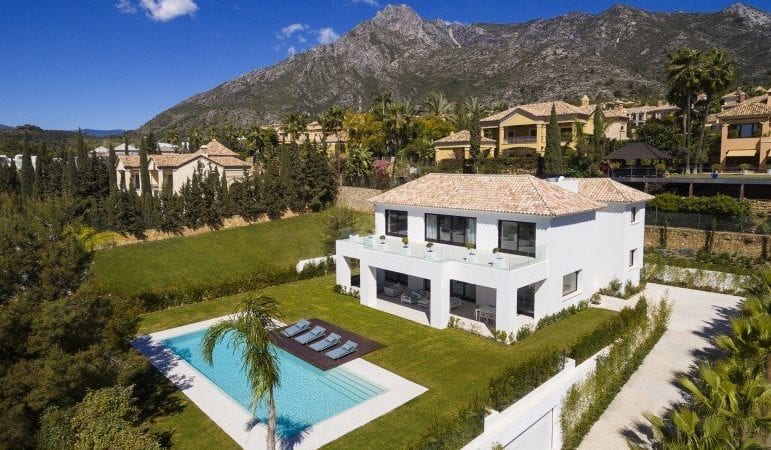 🏡 Modern 5 Bedrooms Villa For Sale in Sierra Blanca 🏡