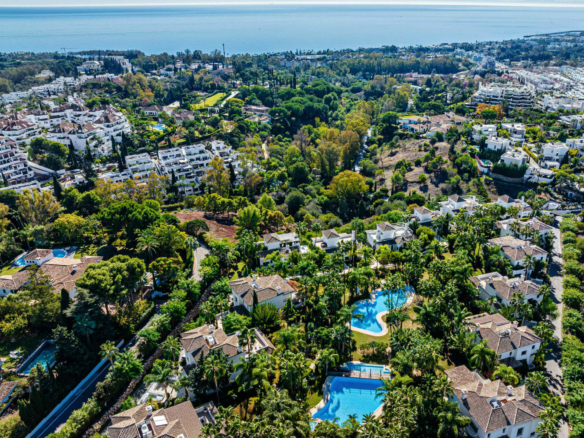 For sale 🌟 Villa Lomas de  Marbella 5B Modern villa – Gated – Tropical Garden