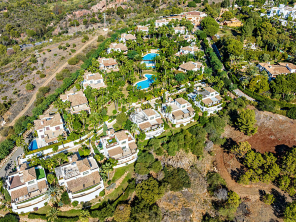 For sale 🌟 Villa Lomas de  Marbella 5B Modern villa – Gated – Tropical Garden