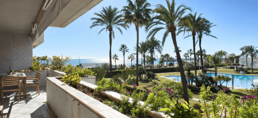Los Granados Puerto Banus Beachfront apartment for holiday Rent & Sale3 bedrooms sleeps 6