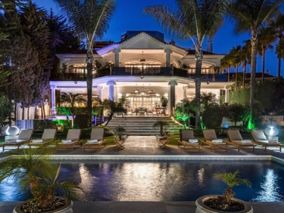 For Rent – Puerto Banus – Beach front Mansion