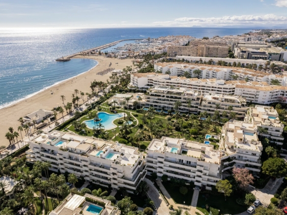 Los Granados Puerto Banus Beachfront apartment for holiday Rent & Sale3 bedrooms sleeps 6