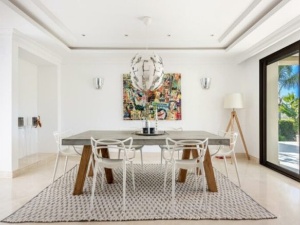 Nueva Andalucia – Luxury villa – Gated