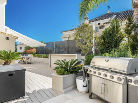 Nueva Andalucia – Luxury villa – Gated