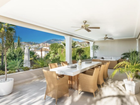 Nueva Andalucia – Luxury villa – Gated