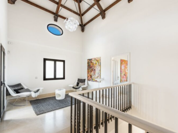 Nueva Andalucia – Luxury villa – Gated