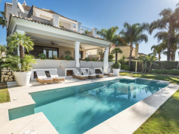 Nueva Andalucia – Luxury villa – Gated