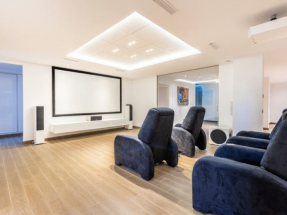 Nueva Andalucia – Luxury villa – Gated
