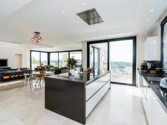 SOLD – Benahavis – Modern villa – Panoramic Sea & Golf views