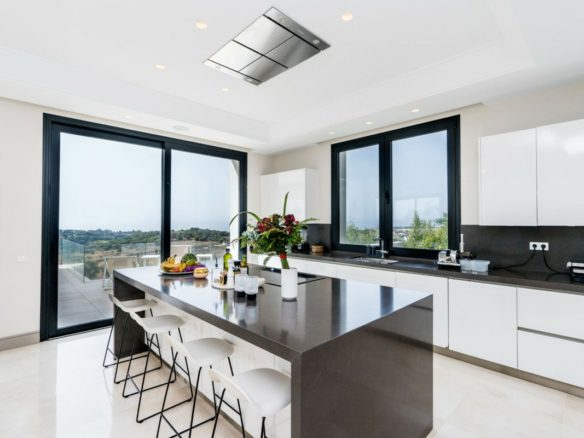 SOLD – Benahavis – Modern villa – Panoramic Sea & Golf views