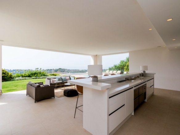 SOLD – Benahavis – Modern villa – Panoramic Sea & Golf views