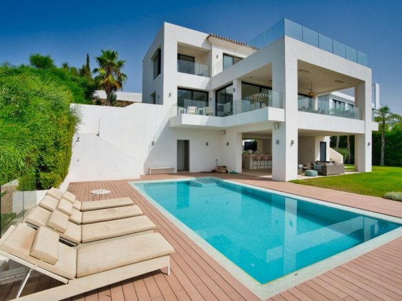 SOLD – Benahavis – Modern villa – Panoramic Sea & Golf views