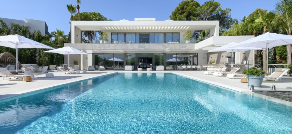 SOLD – LA VILLA – Nueva Andalucia – 9B Modern villa – Panoramic views