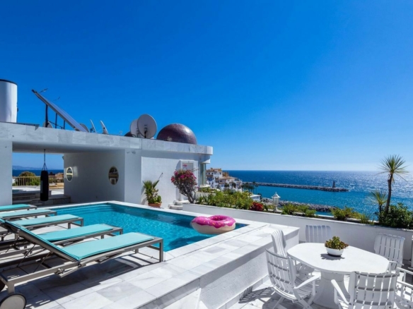 GRAY D’ALBION –  Puerto Banus  Penthouse for sale & rent