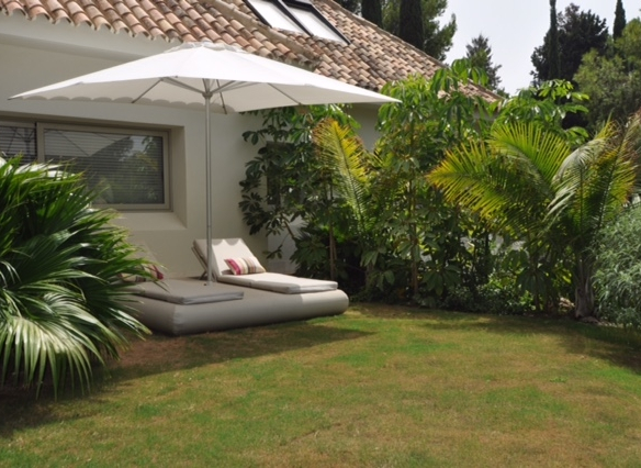 Marbella villa for sale & rent in a private urbanization