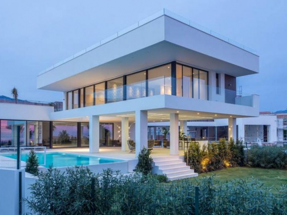Benahavis.Modern sea view villa.Gated