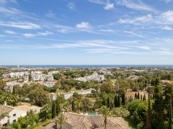 🏡 For Sale: Spectacular Modern Villa in La Quinta, Benahavís 🌅✨ Gated – Sea Views