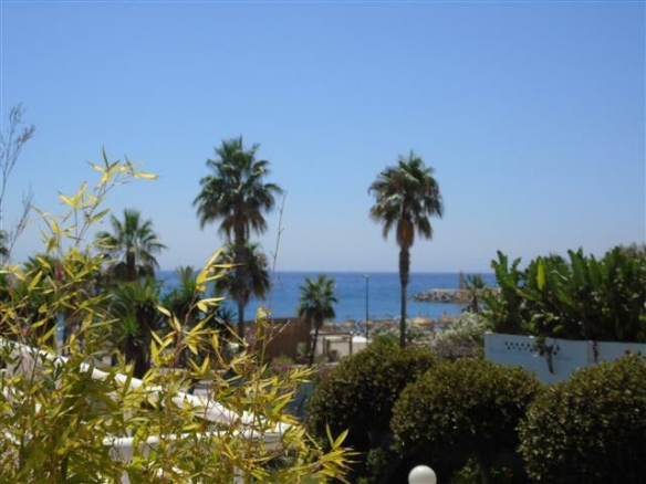 Los Granados de Banús  3 bedroom apartment for rent near Puerto Banus Sea views
