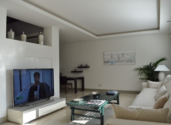 Marbella villa for sale & rent in a private urbanization