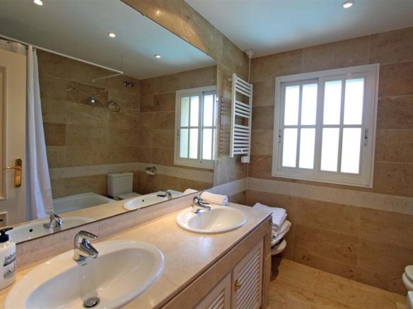 Nueva Andalucia villa to rent short & long term