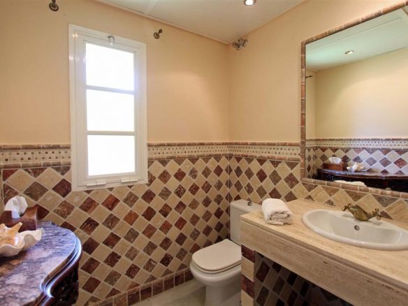 Nueva Andalucia villa to rent short & long term