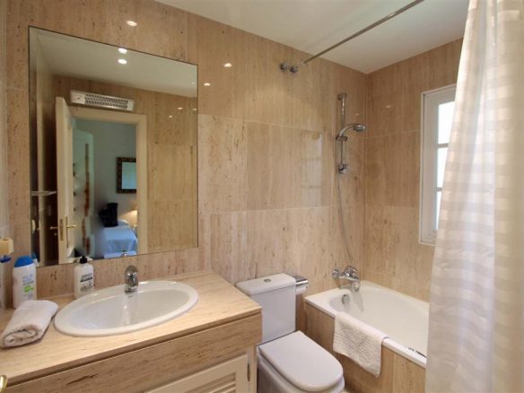 Nueva Andalucia villa to rent short & long term