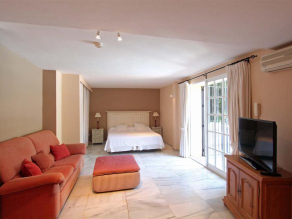 Nueva Andalucia villa to rent short & long term