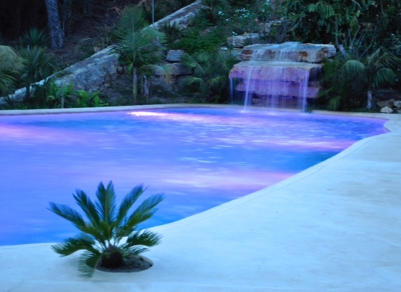 Marbella villa for sale & rent in a private urbanization