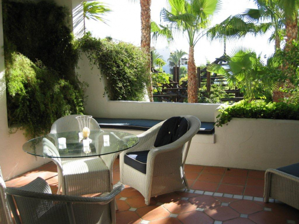 MARINA PUENTE ROMANO Apartments & Penthouses for sale