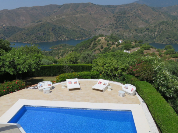 Reduced – 15min Puerto Banus – Villa –  10.000m2 plot