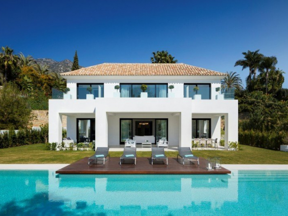 🏡 Modern 5 Bedrooms Villa For Sale in Sierra Blanca 🏡