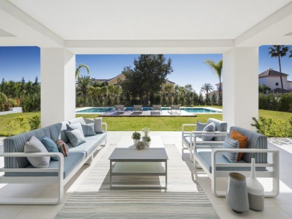 🏡 Modern 5 Bedrooms Villa For Sale in Sierra Blanca 🏡