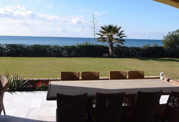 Marbella East – Beachfront  Mansion for sale
