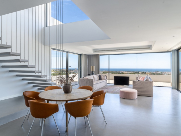 🏡 For Sale: Spectacular Modern Villa in La Quinta, Benahavís 🌅✨ Gated – Sea Views