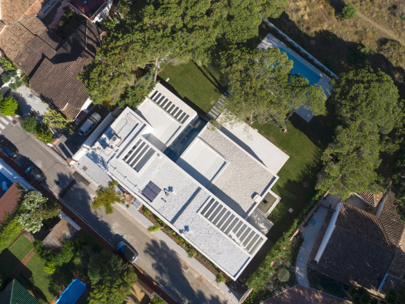 Beach villa – Marbella East 6bedroom modern villa for sale