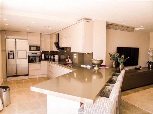 Los Granados de Banús  3 bedroom apartment for rent near Puerto Banus Sea views