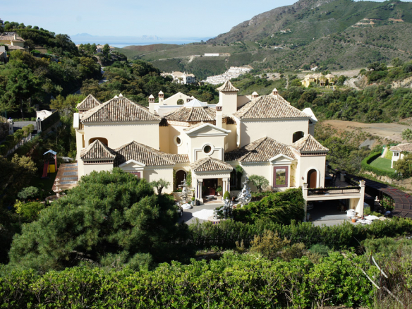 La Zagaleta 10 bedroom Mansion with Roof top pool