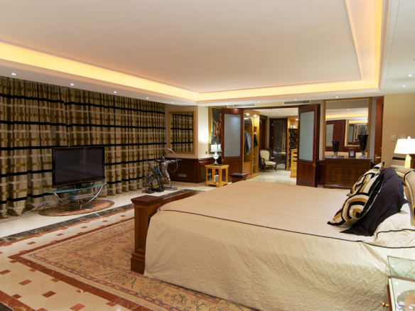La Zagaleta 10 bedroom Mansion with Roof top pool