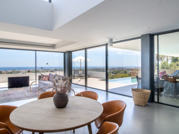 🏡 For Sale: Spectacular Modern Villa in La Quinta, Benahavís 🌅✨ Gated – Sea Views