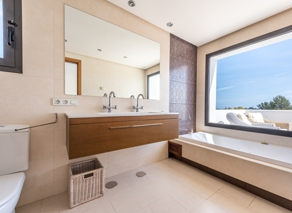 SOLD -Atalaya Golf modern villa in Gated community with Seaviews