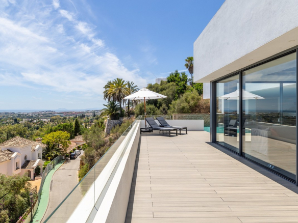 🏡 For Sale: Spectacular Modern Villa in La Quinta, Benahavís 🌅✨ Gated – Sea Views