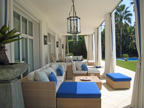 Reduced – Marbella west – Beachfront Villa for sale & rent