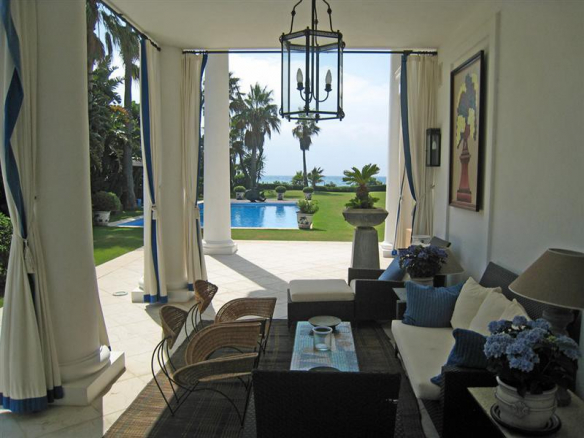 Reduced – Marbella west – Beachfront Villa for sale & rent