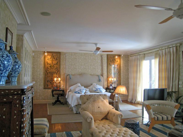 Reduced – Marbella west – Beachfront Villa for sale & rent
