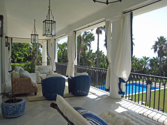 Reduced – Marbella west – Beachfront Villa for sale & rent