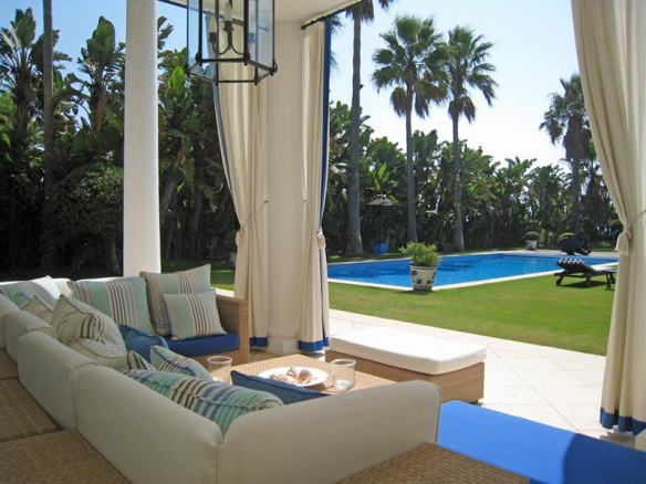 Reduced – Marbella west – Beachfront Villa for sale & rent