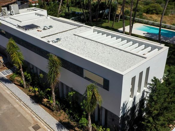 Beach villa – Marbella East 6bedroom modern villa for sale