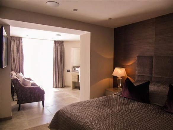 Los Granados de Banús  3 bedroom apartment for rent near Puerto Banus Sea views